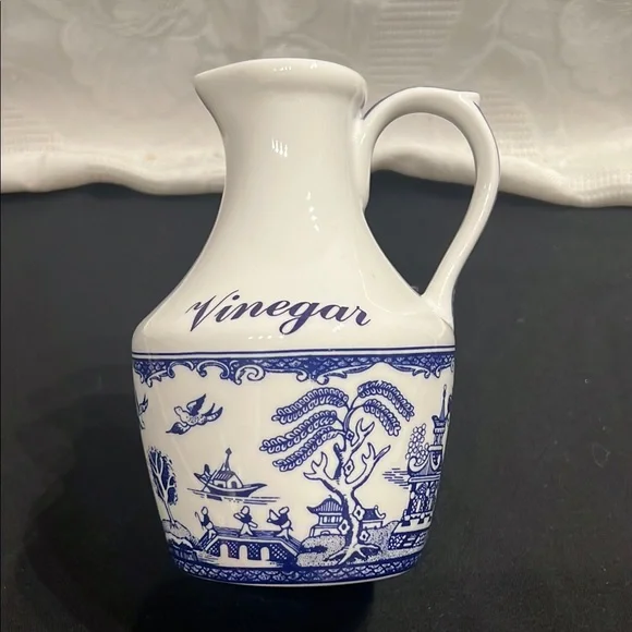 Blue and White Vinegar Ceramic Pitcher jug blue willow Heritage Collection - Picture 1 of 8
